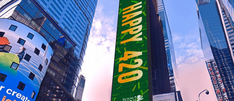 Royal Queen Seeds zelebriert ikonische 420-Werbung am Times Square